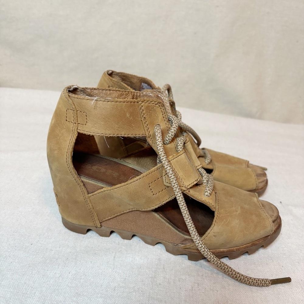 Sorel tan leather lace up wedge sandals size 8